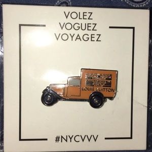 Louis Vuitton NYC Pop up shop pin